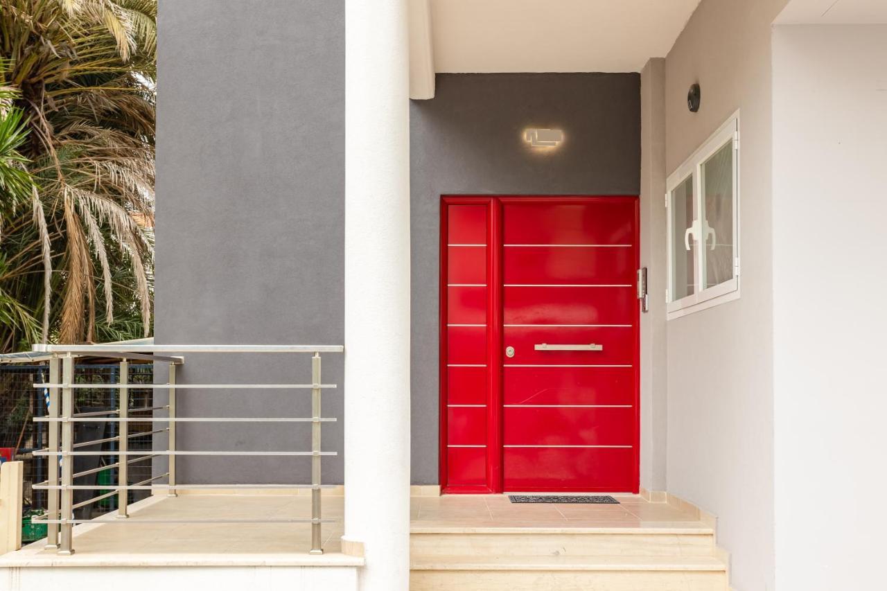 Black & White Marina Studio, Kalamata Getaway Exterior photo