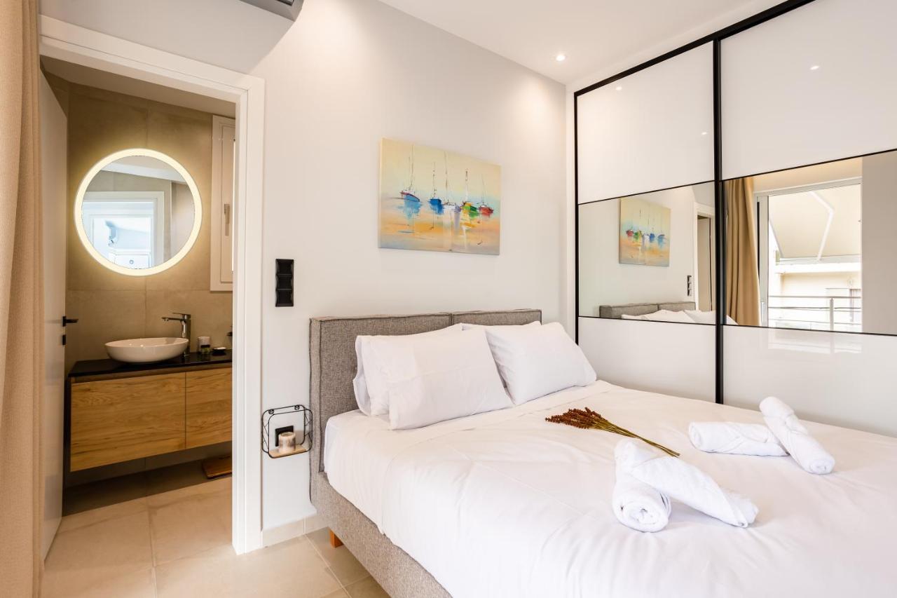 Black & White Marina Studio, Kalamata Getaway Exterior photo