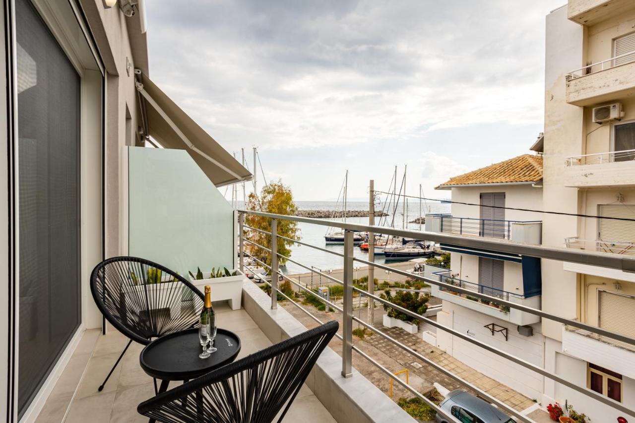 Black & White Marina Studio, Kalamata Getaway Exterior photo