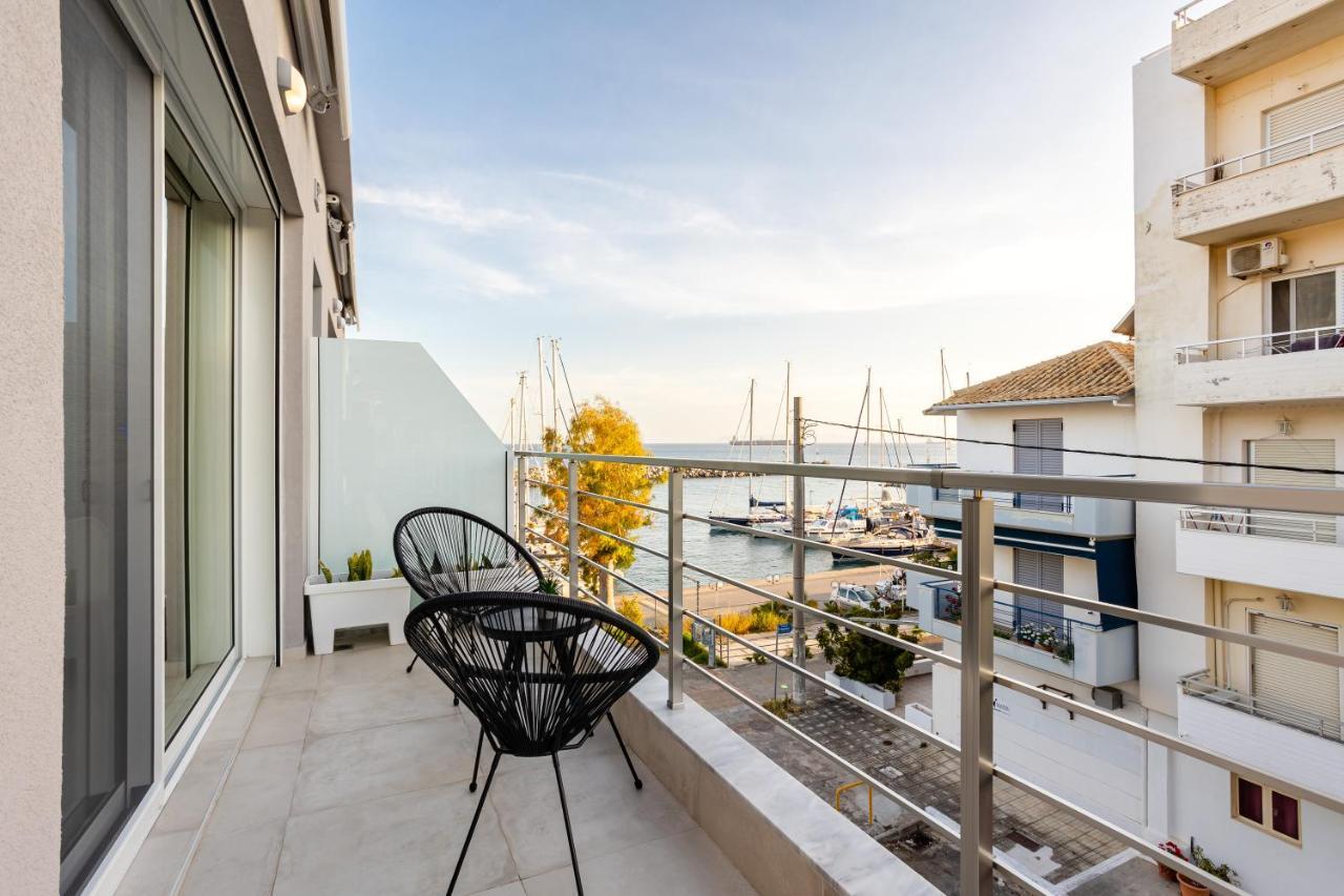 Black & White Marina Studio, Kalamata Getaway Exterior photo